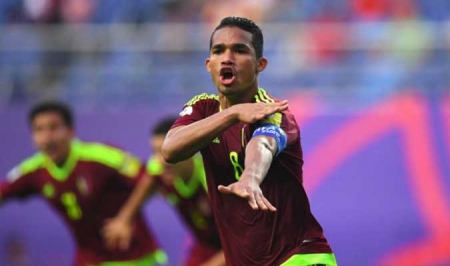 Yangel Herrera con la camisola de la selección de Venezuela.