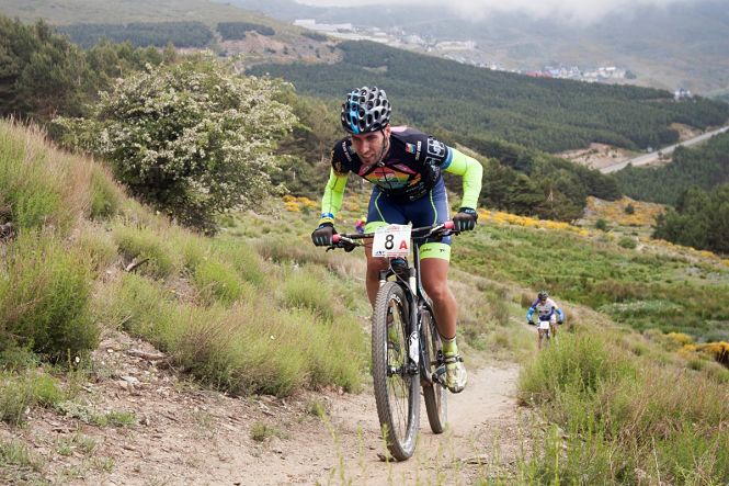 Un ciclista en pleno esfuerzo en la edición anterior (CETURSA)