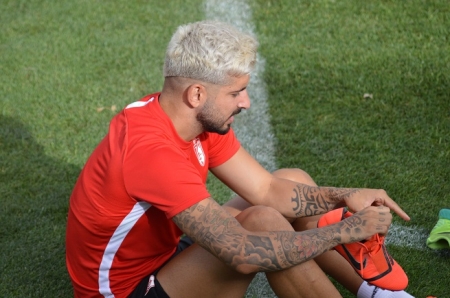 Álvaro Vadillo se ejercita en una sesión de entrenamientos de la presente pretemporada (Foto: José Velasco)