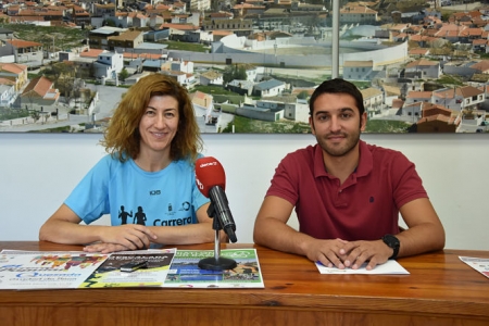 El concejal de Deporte, Antonio Vallejo, y Pilar Quesada, patrocinadora oficial de la carrera Popular Clínica Dental Quesada (AYTO. BAZA) El concejal de Deporte, Antonio Vallejo, y Pilar Quesada, patrocinadora oficial de la carrera Popular Clínica Dental Quesada (AYTO. BAZA)