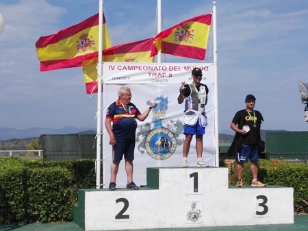Melitón Briñas en lo más alto del podio (GRANADA PARALÍMPICA) Melitón Briñas en lo más alto del podio (GRANADA PARALÍMPICA)
