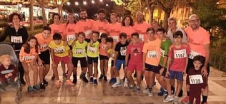 Participantes en la carrera nocturna de Caniles Participantes en la carrera nocturna de Caniles