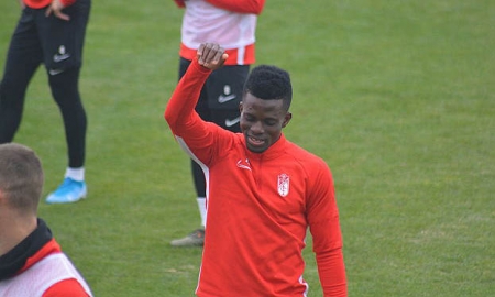 Azeez está de vuelta (GRJ) Azeez está de vuelta (GRJ)
