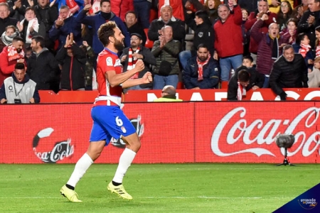 Germán celebra su tanto de cabeza ante el At. Madrid (JOSÉ M. BALDOMERO)