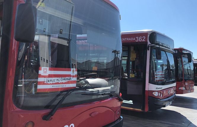 Mensajes de apoyo en los autobuses de Granada (AYUNTAMIENTO) 