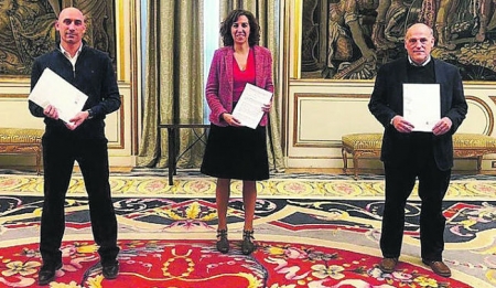 Foto tras el acuerdo entre Teba, Rubiales e Irene Lozano 