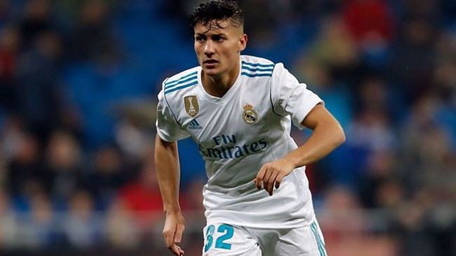 Óscar Rodríguez defendiendo la camiseta del Real Madrid