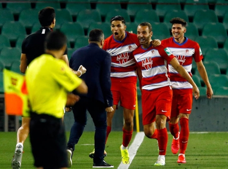 Soldado celebra el gol del empate ante el Betis (GRANADA CF) Soldado celebra el gol del empate ante el Betis (GRANADA CF)