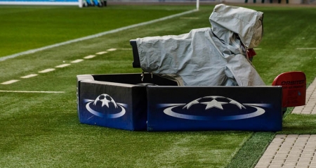 Una cámara de televisión durante un partido de la Europa League (PIXABAY) Una cámara de televisión durante un partido de la Europa League (PIXABAY)