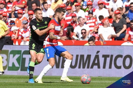 Vadillo, en un lance del choque ante el Betis, donde anotó el gol de la victoria (GRJ)