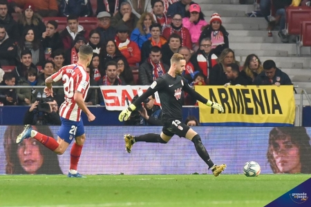 Aarón, durante el partido de su debut en Primera ante el Atlético de Madrid (GEJ)