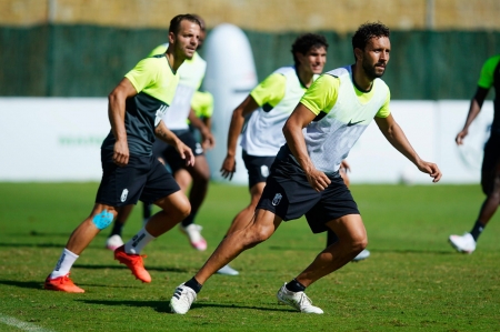El Granada afrontará un exigente amistoso ante el Betis en Marbella (GCF) El Granada afrontará un exigente amistoso ante el Betis en Marbella (GCF)