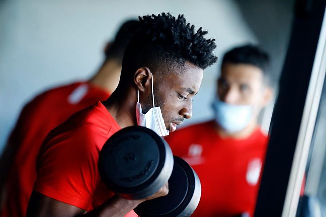 Yan Eteki se estrenará con su Selección 