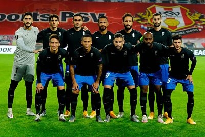 Once titular del Granada en su debut en fase de grupos ante el PSV (GCF)