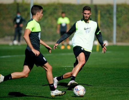 Domingos Duarte ya vuelve a entrenar con el grupo (PEPE VILLOSLADA / GCF)
