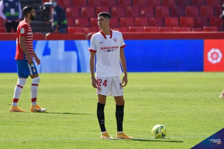 Carlos Fernández, durante el partido de su vuelta a `Los Cármenes´ con el Sevilla el pasado 17 de octubre (JOSÉ M. BALDOMERO) Carlos Fernández, durante el partido de su vuelta a `Los Cármenes´ con el Sevilla el pasado 17 de octubre (JOSÉ M. BALDOMERO)