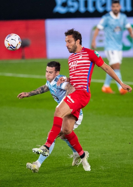 Germán Sánchez, durante el Celta - Granada, donde se convirtió en centenario como jugador rojiblanco (LALIGA)