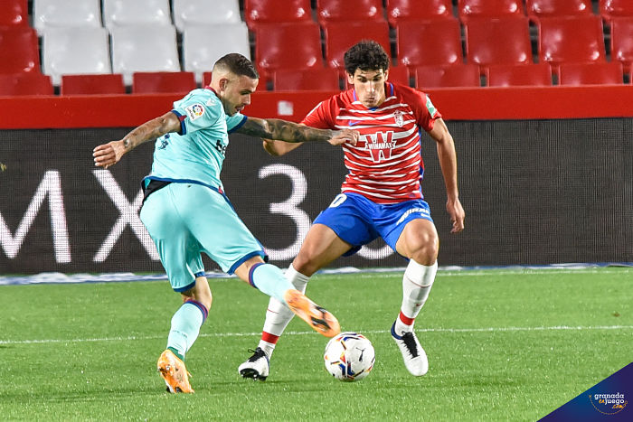 Jesús Vallejo se suma a la lista de lesionados del Granada (JOSÉ M. BALDOMERO)