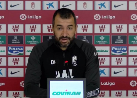 Diego Martínez, entrenador del Granada CF, durante una rueda de prensa (GCF)