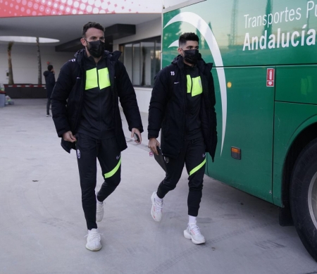 Quini y Carlos Neva, antes de emprender el viaje a Eibar (PEPE VILLOSLADA / GCF)