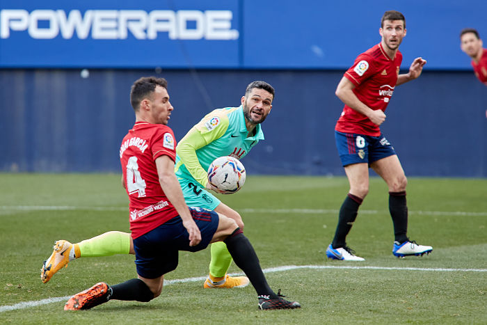 Jorge Molina, durante un lance del partido ante Osasuna (LALIGA)