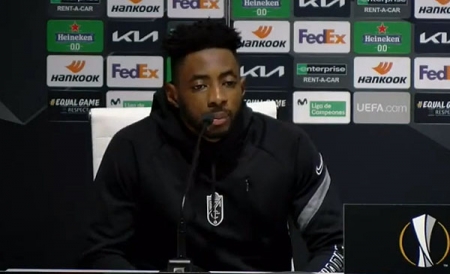 Yan Eteki, jugador del Granada CF, en un momento de la rueda de prensa (GCF)