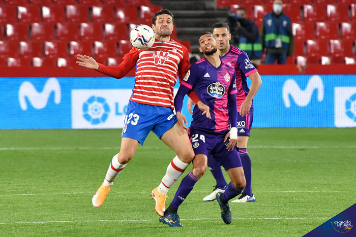 Jorge Molina, que volverá a la titularidad, durante el partido de la primera vuelta (JOSÉ M. BALDOMERO)