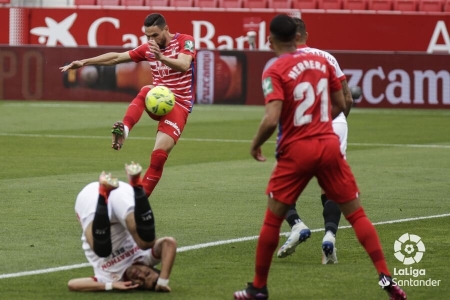 Puertas, en el momento de anotar el gol que fue anulado durante la primera parte (LALIGA) Puertas, en el momento de anotar el gol que fue anulado durante la primera parte (LALIGA)
