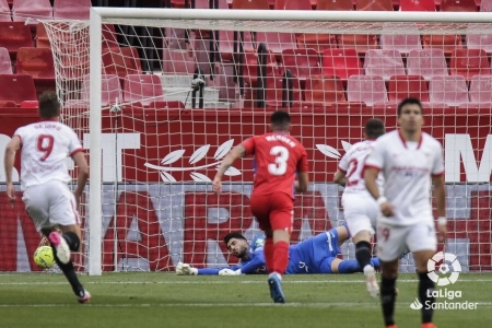 El Granada volvió a sufrir un penalti en contra ante el Sevilla (LALIGA) El Granada volvió a sufrir un penalti en contra ante el Sevilla (LALIGA)