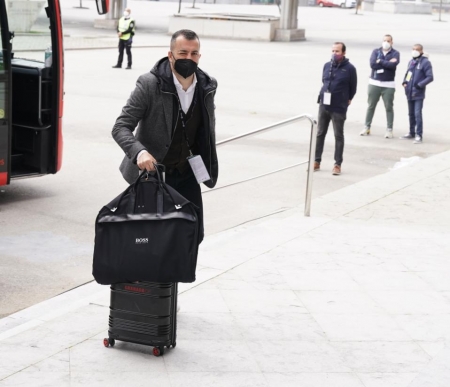 Diego Martínez, a su llegada ayer al `Camp Nou` (PEPE VILLOSLADA / GCF)