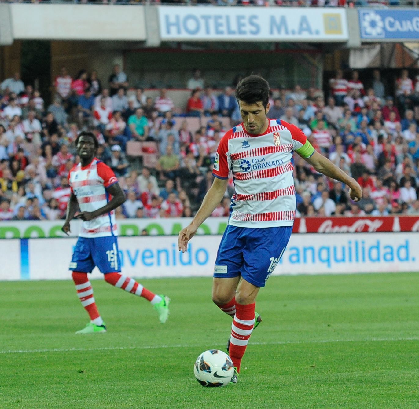 Lucena, durante el Granada - Getafe de la temporada 2012/13, su último partido como jugador rojiblanco (JOSÉ M. BALDOMERO)