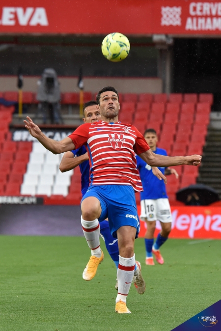 Jorge Molina, durante un lance del choque de ayer ante el Getafe (JOSÉ M. BALDOMERO) Jorge Molina, durante un lance del choque de ayer ante el Getafe (JOSÉ M. BALDOMERO)