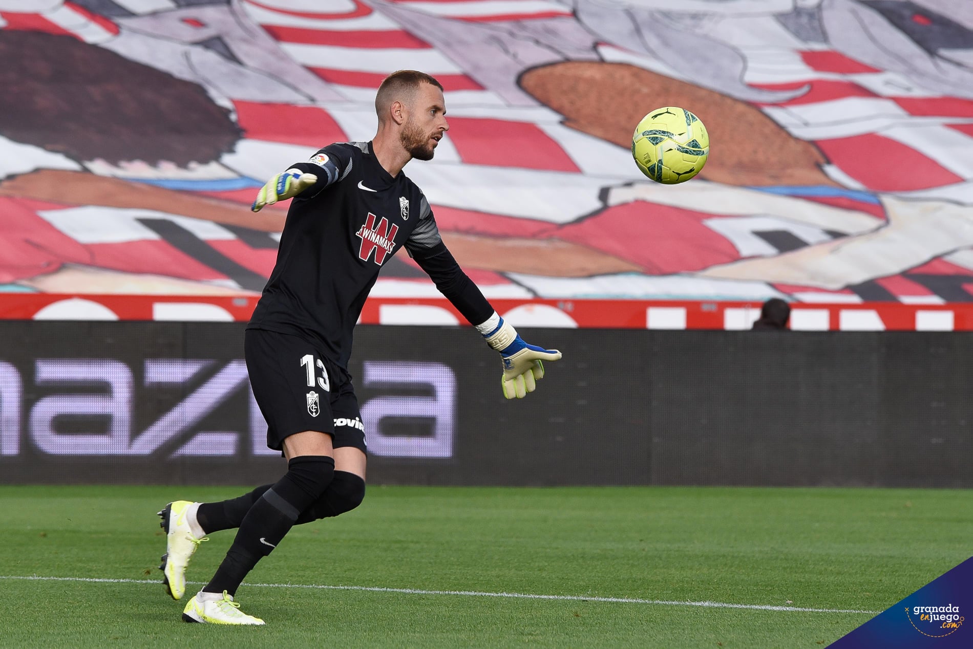 Aarón Escandell logró dejar la portería del Granada a cero más de dos meses después en el encuentro ante el Getafe (JOSÉ M. BALDOMERO)