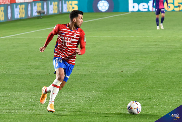 Fede Vico dejará hoy de ser jugador del Granada (JOSÉ M. BALDOMERO)