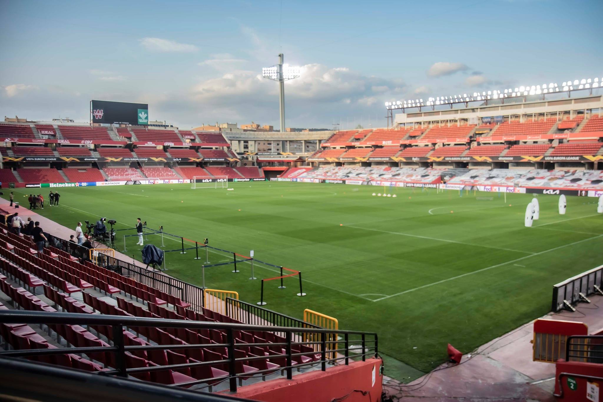 La Junta de Andalucía solo permite, por ahora, un 25 % de aforo en los estadios andaluces (JOSÉ VELASCO / GRJ)