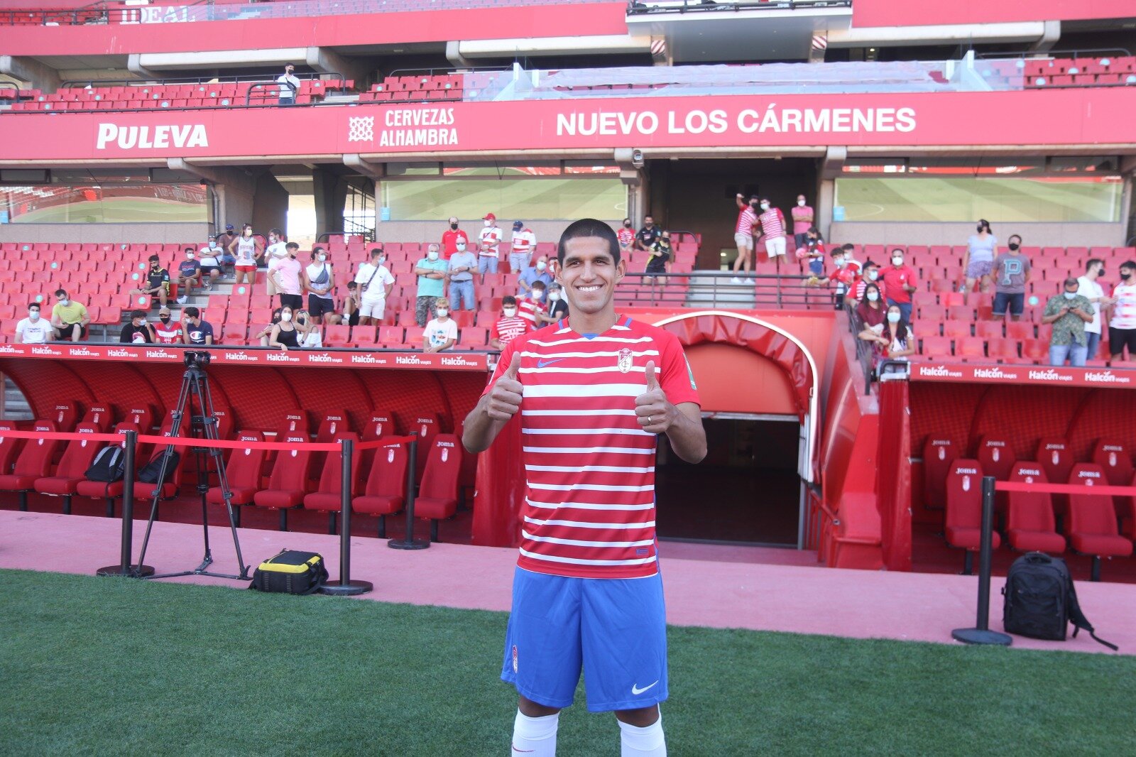 Luis Abram fue presentado como nuevo jugador del Granada (JOSÉ VELASCO / GRJ)