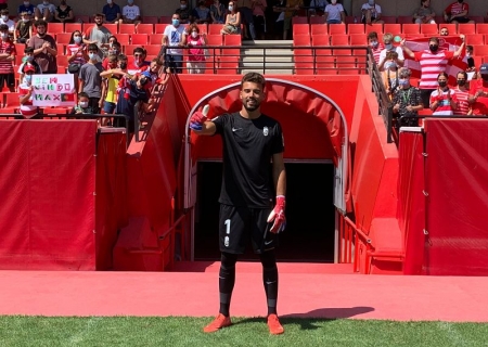 Luís Maximiano ha sido presentado esta mañana como nuevo portero del Granada CF (JOSÉ VELASCO) Luís Maximiano ha sido presentado esta mañana como nuevo portero del Granada CF (JOSÉ VELASCO)