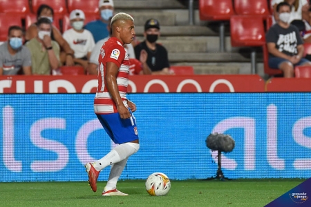 Machís, durante la primera jornada de liga ante el Valencia (JOSÉ M. BALDOMERO)