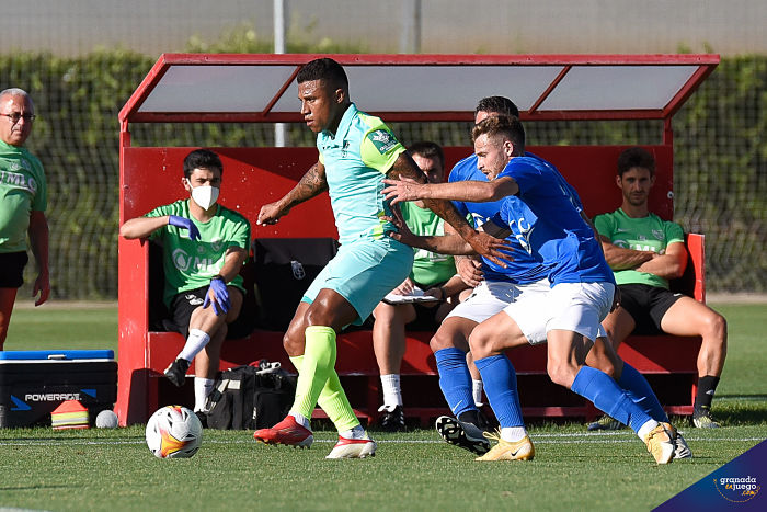 Machís será baja hoy ante el Rayo Vallecano y estará fuera del verde, como mínimo, unas dos semanas (JOSÉ M. BALDOMERO)