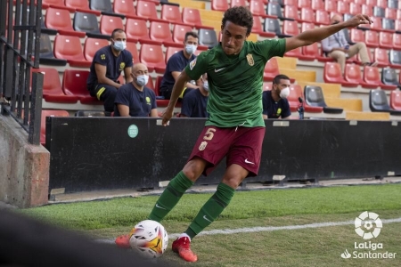 Luis Milla, durante el encuentro en Vallecas ante el Rayo (LALIGA) Luis Milla, durante el encuentro en Vallecas ante el Rayo (LALIGA)