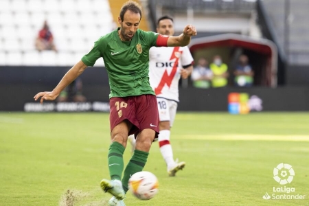 Víctor Díaz, durante el encuentro del Granada ante el Rayo en Vallecas (LALIGA) Víctor Díaz, durante el encuentro del Granada ante el Rayo en Vallecas (LALIGA)