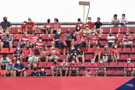 El `Nuevo Los Cármenes` podría acoger a unos 11.500 espectadores durante septiembre (JOSÉ M. BALDOMERO) El `Nuevo Los Cármenes` podría acoger a unos 11.500 espectadores durante septiembre (JOSÉ M. BALDOMERO)