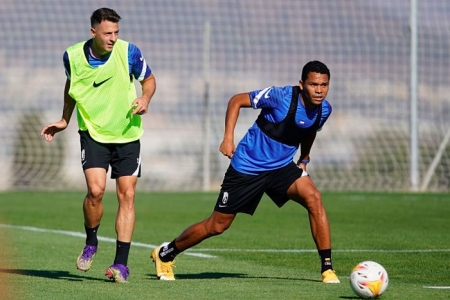 El Granada comienza desde hoy a preparar el derbi ante el Betis (PEPE VILLOSLADA / GCF) El Granada comienza desde hoy a preparar el derbi ante el Betis (PEPE VILLOSLADA / GCF)