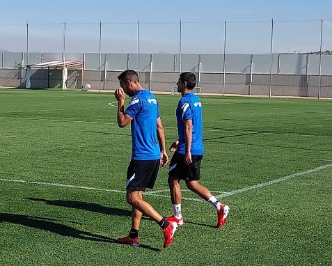 Luis Abram, junto a Montoro, a su salida al entreno de esta mañana (FRAN CALVO)