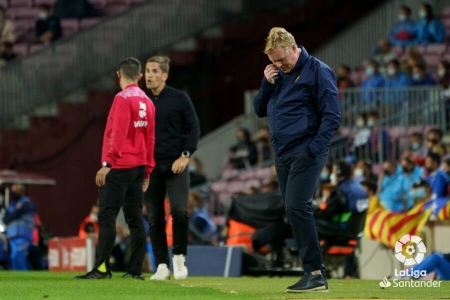 Ronald Koeman, durante el encuentro ante el Granada (LALIGA) Ronald Koeman, durante el encuentro ante el Granada (LALIGA)