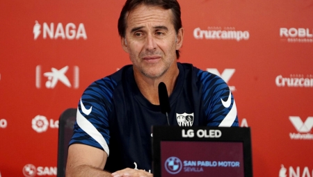 Julen Lopetegui, en la rueda de prensa previa al derbi ante el Granada (SFC) Julen Lopetegui, en la rueda de prensa previa al derbi ante el Granada (SFC)