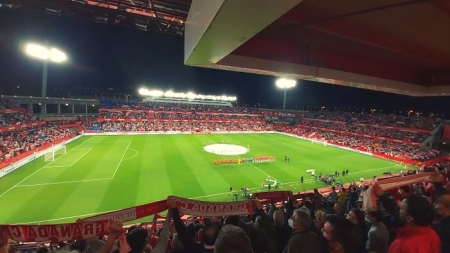 El `Nuevo Los Cármenes` vivió una noche de las grandes ante el Sevilla (FRAN CALVO) El `Nuevo Los Cármenes` vivió una noche de las grandes ante el Sevilla (FRAN CALVO)