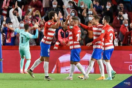 El Granada gozará de tres días de descanso tras la victoria ante el Sevilla (JOSÉ M. BALDOMERO) El Granada gozará de tres días de descanso tras la victoria ante el Sevilla (JOSÉ M. BALDOMERO)