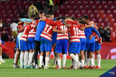 El Granada CF mantiene la esencia de unión dentro de su vestuario (JOSÉ M. BALDOMERO) El Granada CF mantiene la esencia de unión dentro de su vestuario (JOSÉ M. BALDOMERO)