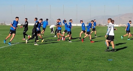 Imagen del entrenamiento del Granada esta mañana en la Ciudad Deportiva (FRAN CALVO) Imagen del entrenamiento del Granada esta mañana en la Ciudad Deportiva (FRAN CALVO)